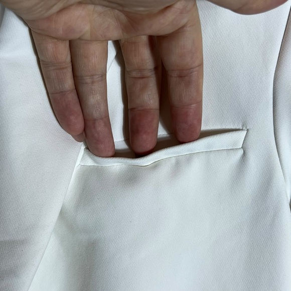 Veronica Beard Bi-Stretch Scuba Jacket White, Size 4 - Picture 6 of 16